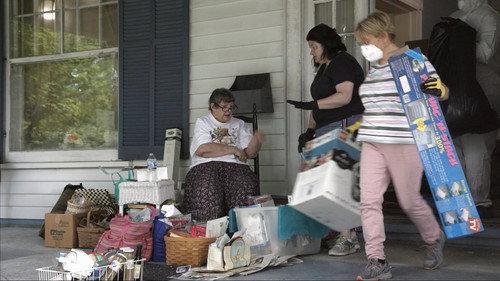 Hoarders Season 11 Episode 1 - Carol
