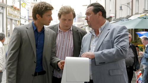 Die Rosenheim-Cops Season 9 Episode 17 - Wer zu viel weiß, ist früher tot