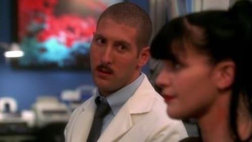 NCIS Season 3 Episode 6 - The Voyeur's Web