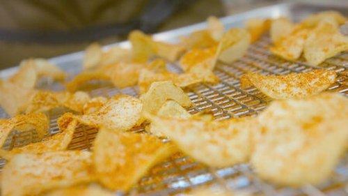 Snack vs Chef Season 1 Episode 7 - Lay's