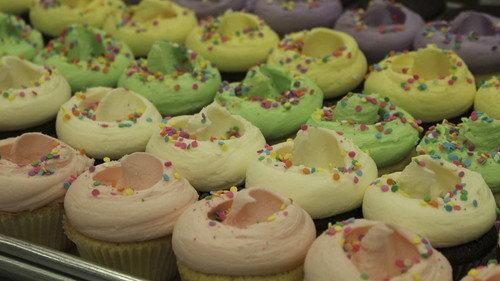 How Do They Do It? Season 12 Episode 3 - Monorail, Royal Copenhagen Porcelain, New York Cupcakes