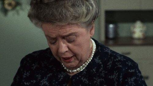 The Andy Griffith Show Season 8 Episode 23 - Aunt Bee's Big Moment