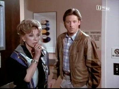 Scarecrow and Mrs. King Season 4 Episode 17 - Mission of Gold