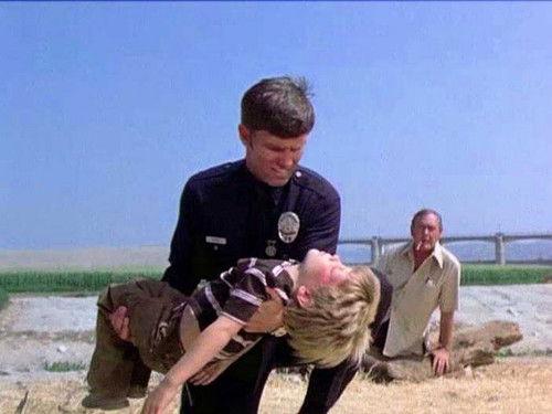 Adam-12 Season 6 Episode 7 - Van Nuys Division