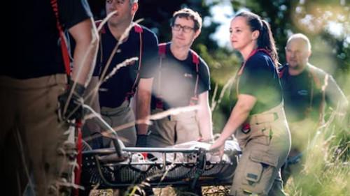 Feuer & Flamme Season 10 Episode 10 - Senior citizen falls during hike - rescue in difficult terrain