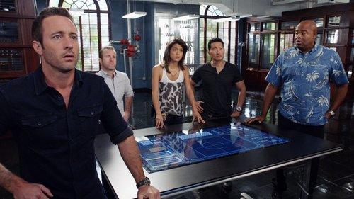 Hawaii Five-0 Season 7 Episode 17 - Hahai i nā pilikua nui (Hunting Monsters)