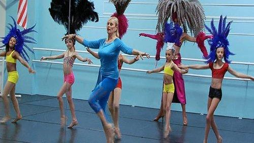 Dance Moms Season 1 Episode 9 - From Ballerinas to Showgirls