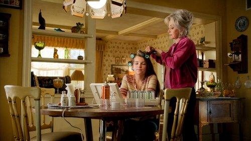 Young Sheldon Season 4 Episode 6 - Freshman Orientation and the Inventor of The Zipper