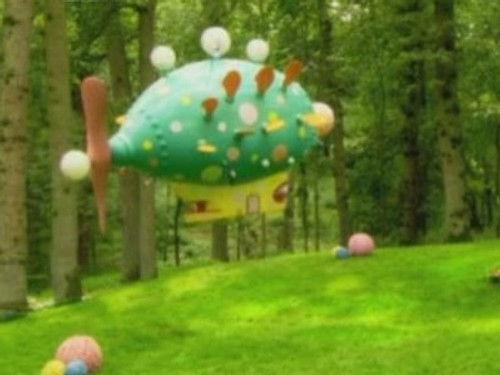 In the Night Garden Season 1 Episode 7 - Who's Next on the Pinky Ponk