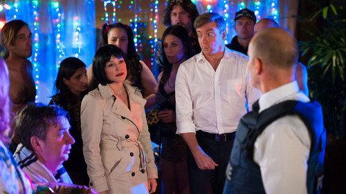 It's a Date Season 2 Episode 5 - Should You Date Outside Your Comfort Zone?