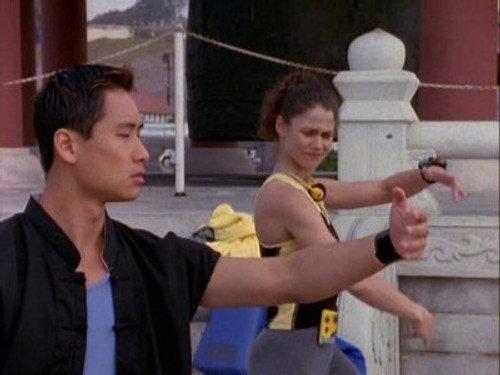 Power Rangers Season 8 Episode 8 - Up to the Challenge