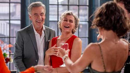 4 estrellas Season 2 Episode 1 - Episode 1