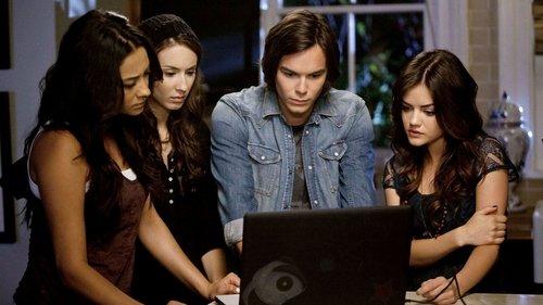 Pretty Little Liars Season 2 Episode 15 - A Hot Piece of 'A'