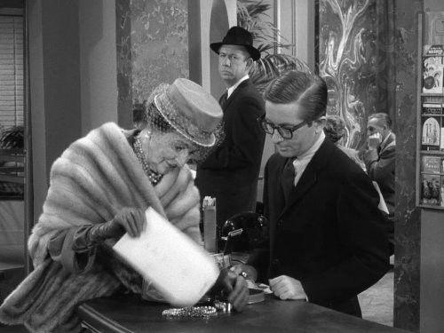 The Andy Griffith Show Season 2 Episode 25 - Andy and Barney in the Big City