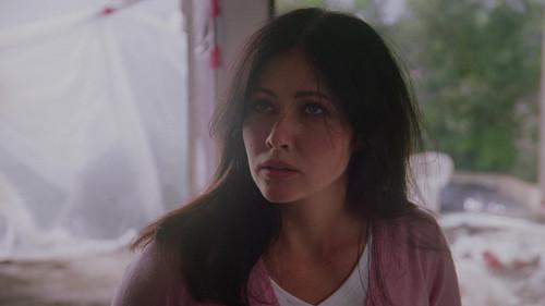 Charmed Season 2 Episode 15 - Give Me a Sign