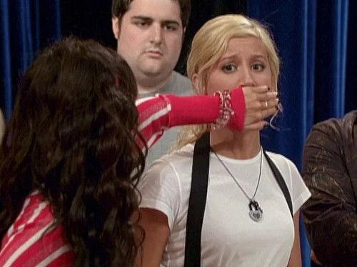 The Suite Life of Zack & Cody Season 3 Episode 9 - Lip Syncin' in the Rain