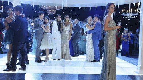 Pretty Little Liars Season 5 Episode 14 - How the 'A' Stole Christmas