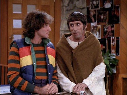 Mork & Mindy Season 1 Episode 17 - Sky Flakes Keep Falling on My Head