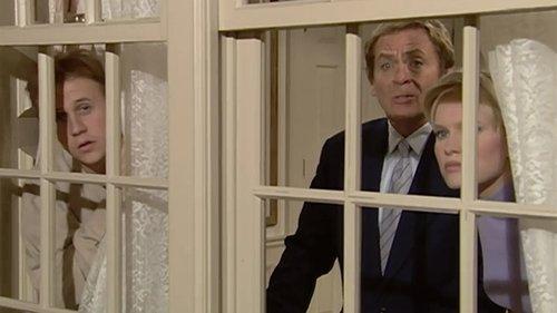 undefined Season 6 Episode 1 - The Honeymoon's Overboard