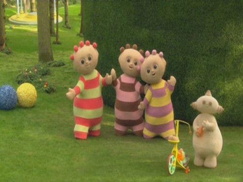In the Night Garden Season 1 Episode 1 - Makka Pakka Washes Faces