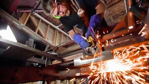 Roadkill Season 7 Episode 8 - Vintage Circle-Track Charger Rescue!