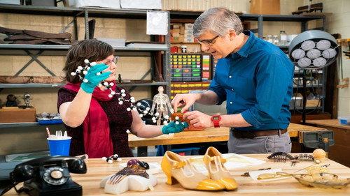 The Henry Ford's Innovation Nation Season 5 Episode 23 - Folding Bike Helmet