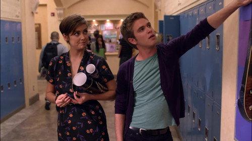 90210 Season 3 Episode 10 - Best Lei'd Plans