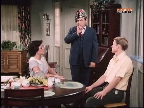 Happy Days Season 4 Episode 16 - Marion Rebels