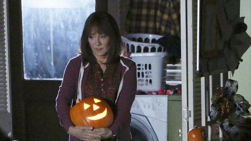 The Middle Season 5 Episode 5 - Halloween IV: The Ghost Story