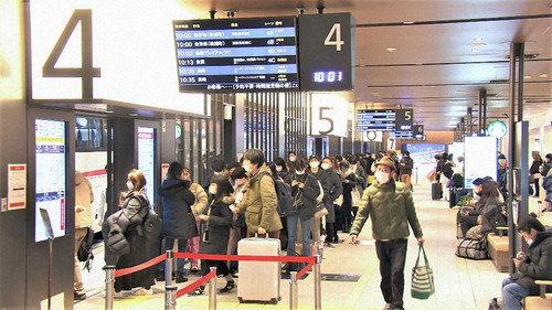 Document 72 Hours Season 14 Episode 7 - Ringing in the New Year at a Fukuoka Bus Terminal