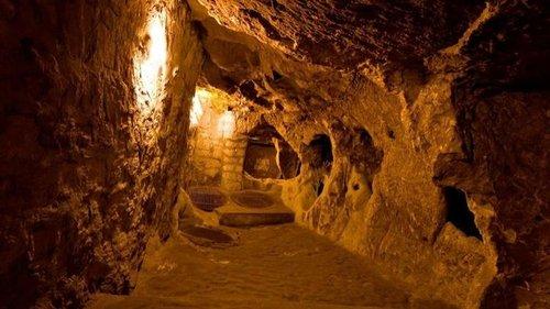 Ancient Aliens Season 2 Episode 4 - Underground Aliens