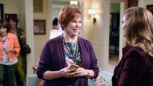 Great News Season 1 Episode 10 - Carol's Eleven