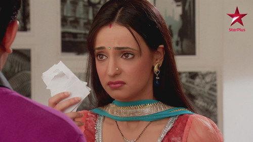 Iss Pyaar Ko Kya Naam Doon? Season 10 Episode 21 - Khushi Tears Up  the DNA Report