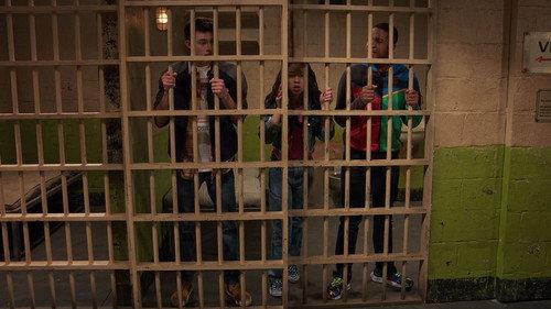 Raven's Home Season 5 Episode 3 - Escape Pal-Catraz