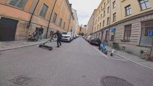 Fångat på polisens kamera Season 1 Episode 5 - Speedcrazy electric scooter