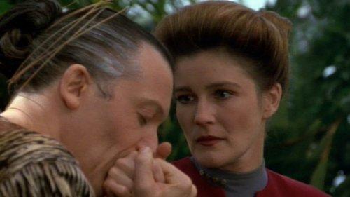 Star Trek: Voyager Season 1 Episode 9 - Prime Factors