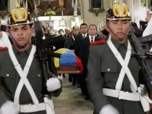 Pablo Escobar: The Drug Lord Season 1 Episode 21 - In the footsteps of criminals