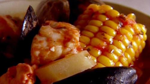 Everyday Italian Season 4 Episode 12 - Italian Seafood Boil