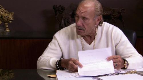 Hardcore Pawn Season 8 Episode 16 - Cousin Competition