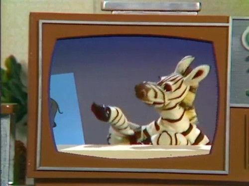 Passe-Partout Season 1 Episode 7 - Coq ou poule