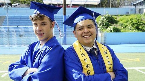 Modern Family Season 8 Episode 22 - The Graduates