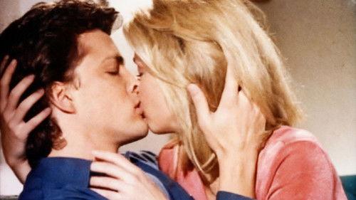 Melrose Place Season 1 Episode 22 - Three's a Crowd