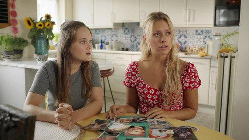 Find Me in Paris Season 3 Episode 11 - Family Reunion