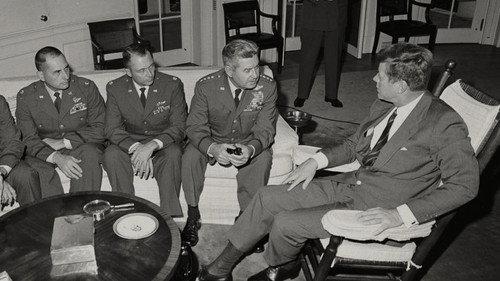 Turning Point: The Bomb and the Cold War Season 1 Episode 4 - The Wall