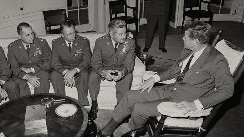 Turning Point: The Bomb and the Cold War Season 1 Episode 4 - The Wall