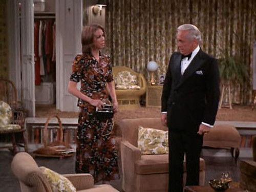 The Mary Tyler Moore Show Season 3 Episode 23 - Put On a Happy Face