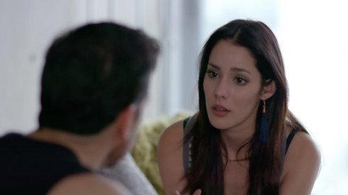 La piloto Season 2 Episode 18 - Episode 18