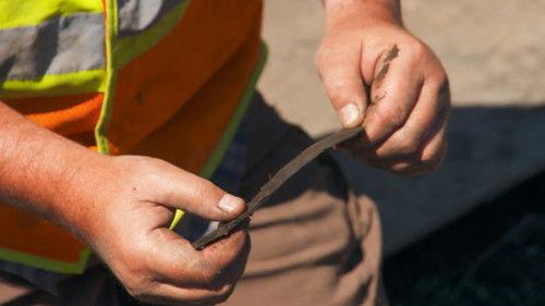 The Curse of Oak Island Season 8 Episode 16 - Leather Bound