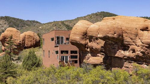 Ugliest House in America Season 2 Episode 1 - Homes on the Rocks
