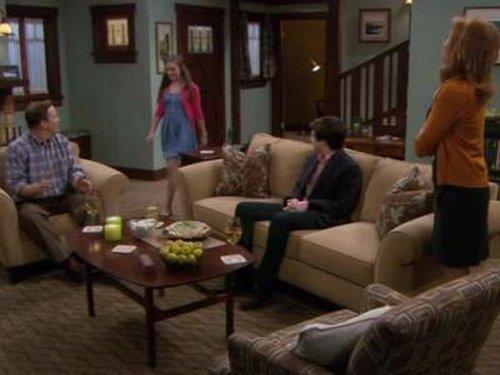 Melissa & Joey Season 1 Episode 23 - Going the Distance?